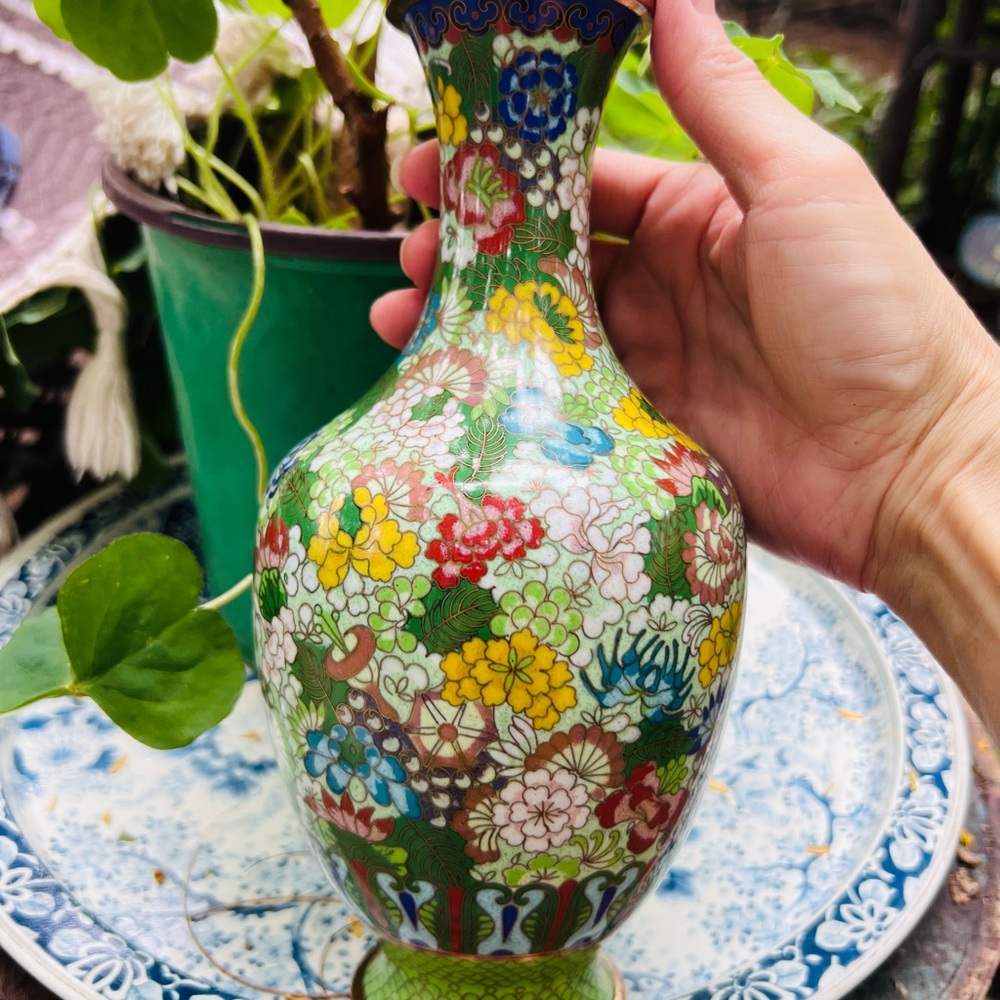 Vintage Millefleur Multicolor Floral Vase with green tones like new! - Picture 7 of 13